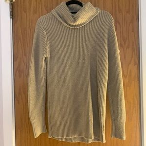 Turtle neck sweater